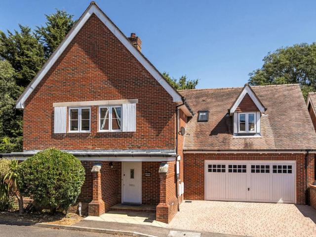 House for sale in Sarisbury Green, Fareham