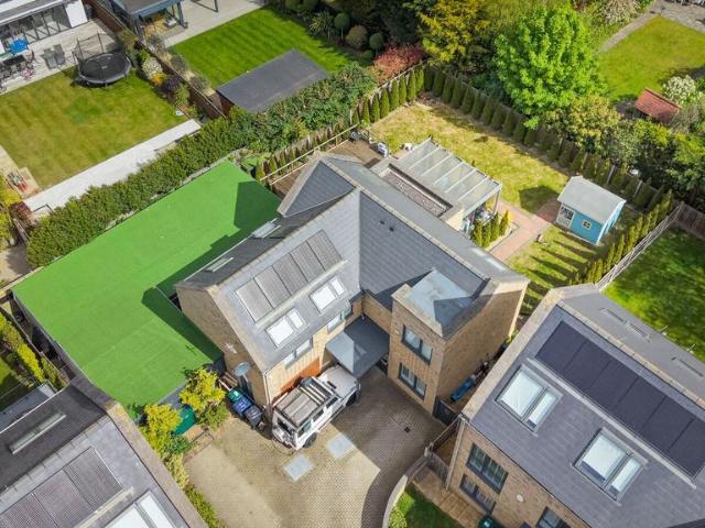 House for sale in Whetstone, Oakleigh Park