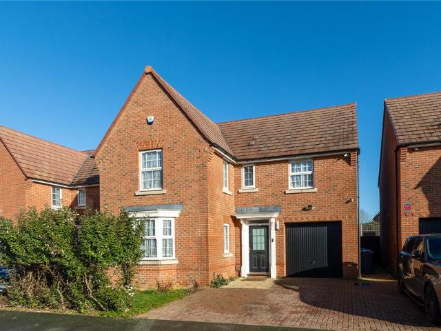 House for sale in Spring Park, Luton
