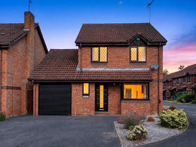 House for sale in Martin's Heron, Winkfield