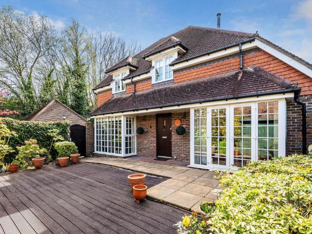 House for sale in Oxted, Hillview