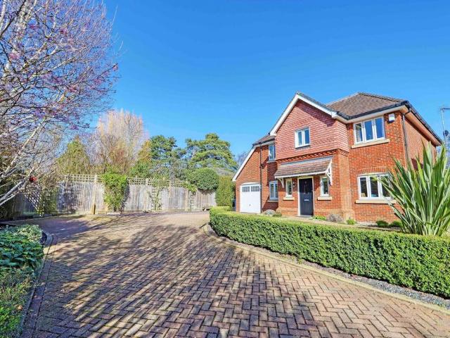 House for sale in Highway, Maidenhead