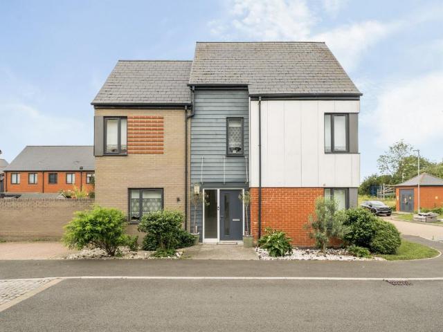 House for sale in South Ashford, Bridgefield