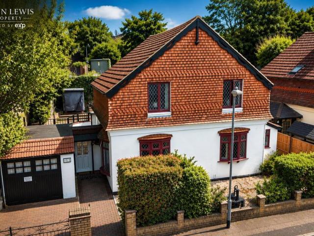 House for sale in Tower Hamlets, Ash