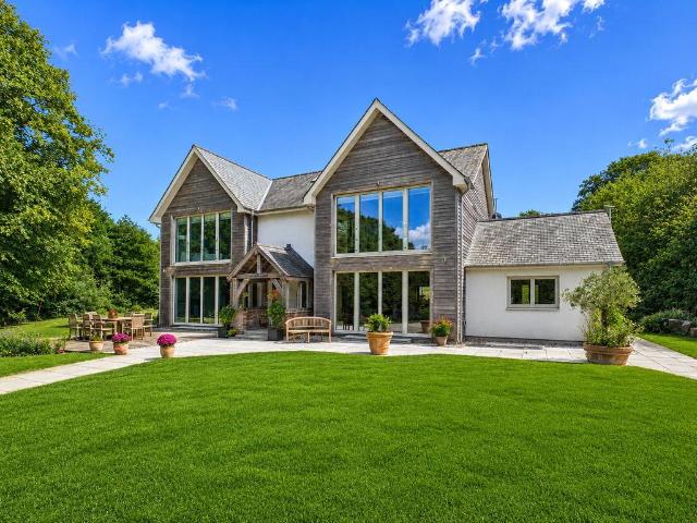House for sale in Hellandbridge, Cornwall