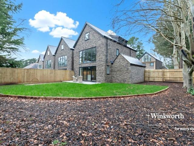 House for sale in Tricketts Cross, Ferndown