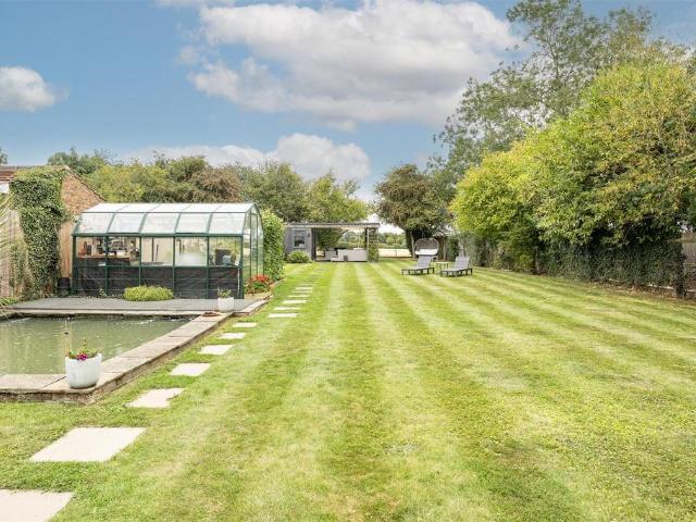 House for sale in King's Walden, Hertfordshire