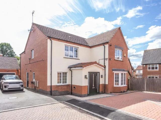 House for sale in New Humberstone, Leicester