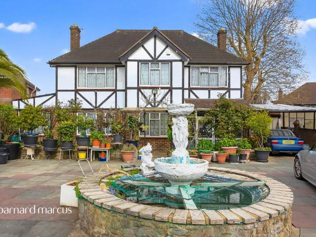 House for sale in London Borough of Croydon, South Norwood