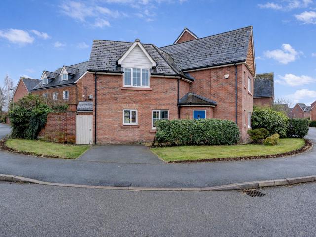 House for sale in Oughtrington, Warrington