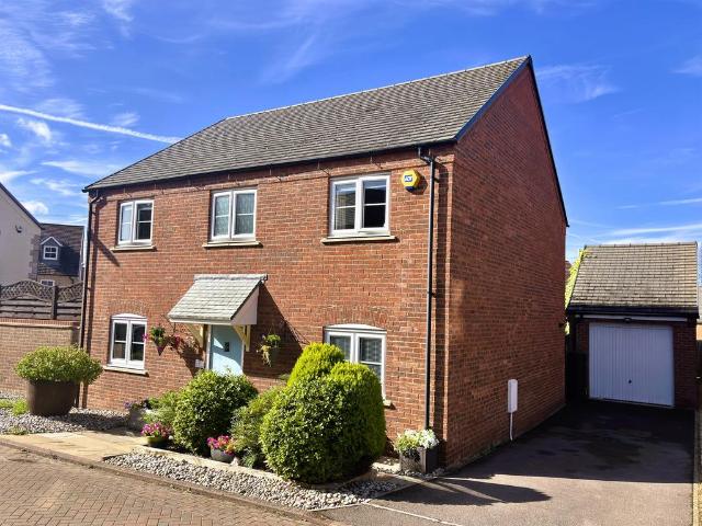 House for sale in Leighton-Linslade, Bedfordshire