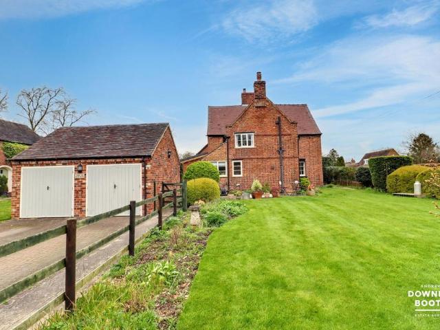 House for sale in Beamhurst, Staffordshire