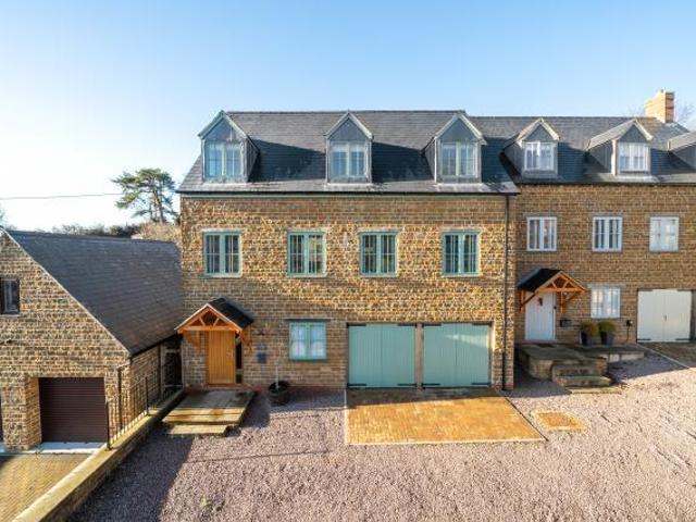 House for sale in Evershot, Oxfordshire