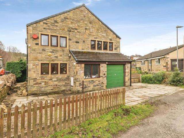 House for sale in Holme Valley, Brockholes