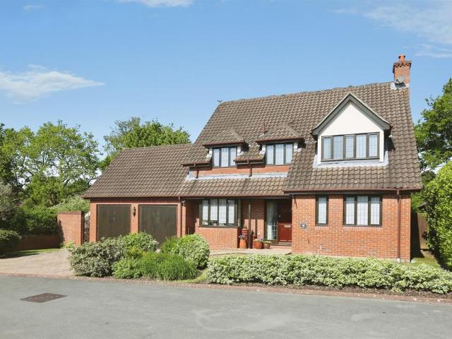 House for sale in Waltham Chase, Hampshire