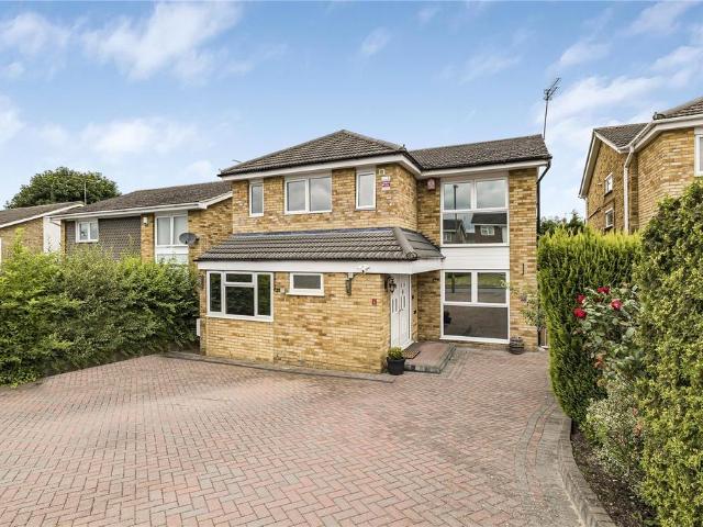 House for sale in East Barnet, Greater London