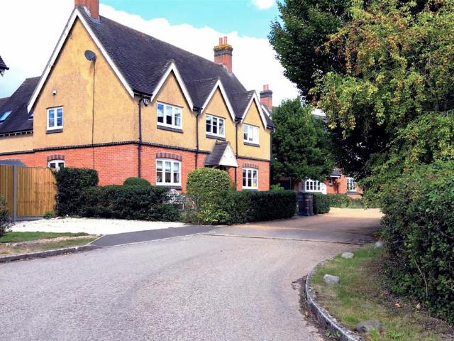 House for sale in New Bilton, Warwickshire