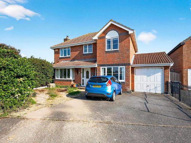 House for sale in Bracklesham, Chichester