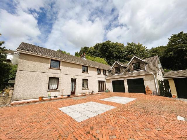 House for sale in Plasmarl, Nangreaves