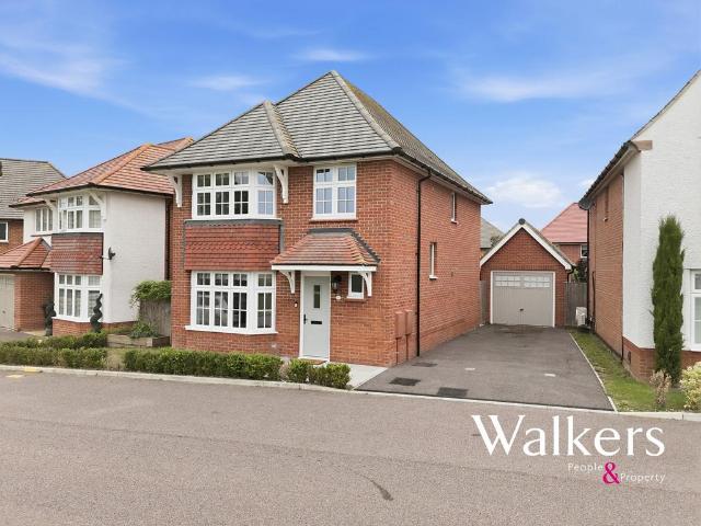 House for sale in Lee Chapel, Essex