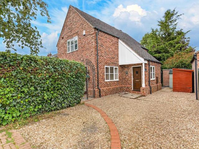 House for sale in Stanford On Avon, Leicestershire