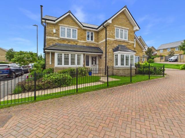 House for sale in Holme Valley, Hade Edge