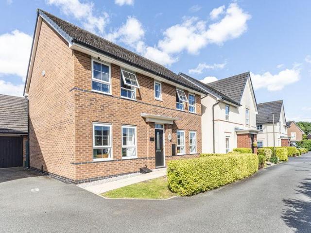 House for sale in Rossmore, Cheshire