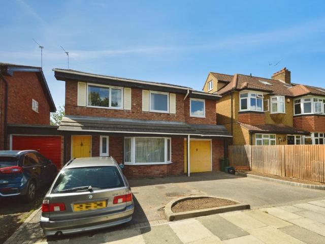 House for sale in Whitton, Greater London