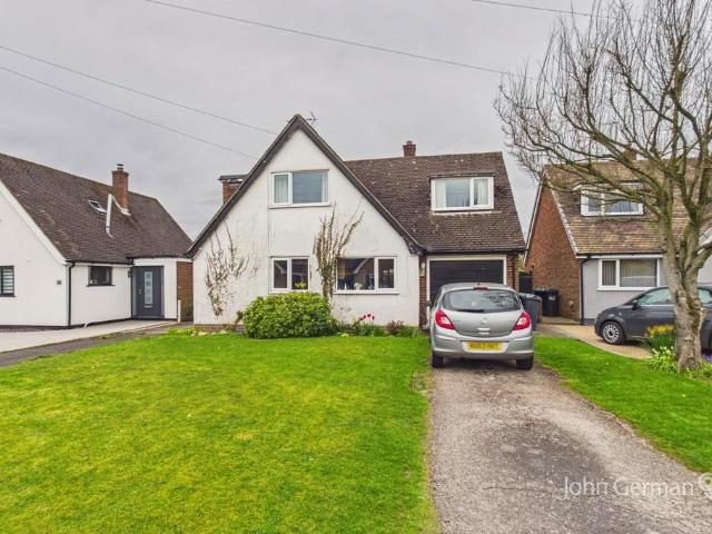 House for sale in Froggatt, East Midlands