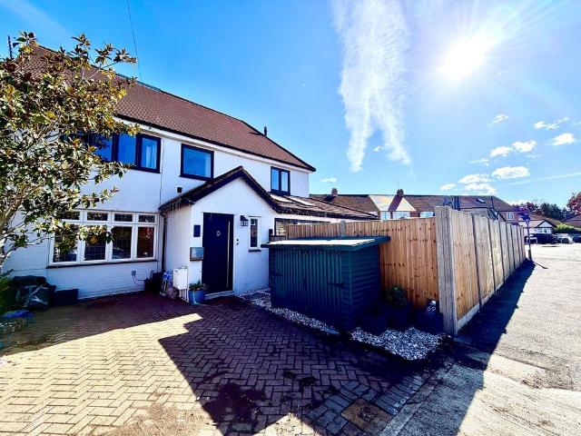 House for sale in Royal Borough of Kingston upon Thames, Greater London