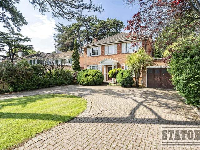 House for sale in Southgate, Greater London