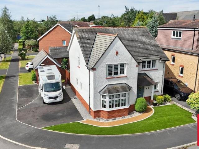 House for sale in Lower Irlam, Salford