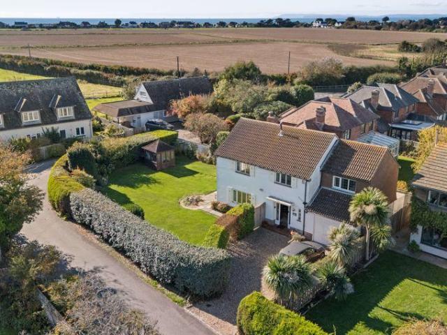 House for sale in Littlecote, West Sussex