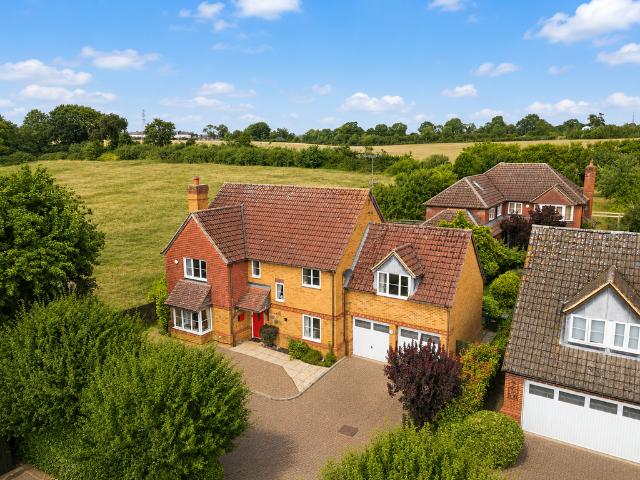 House for sale in Caddington, Bedfordshire