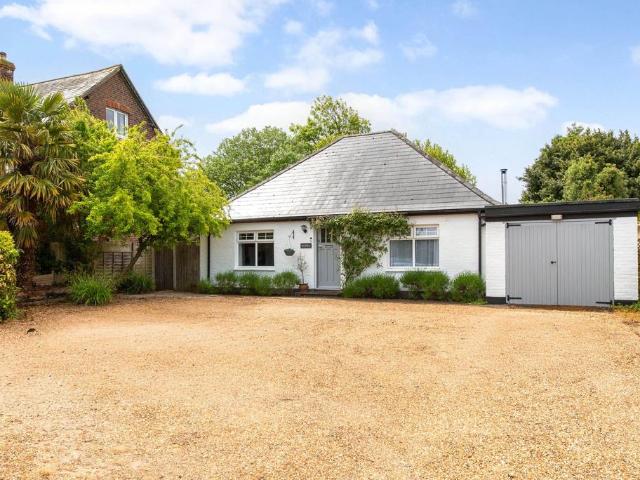 House for sale in Barnham and Eastergate, Clapham