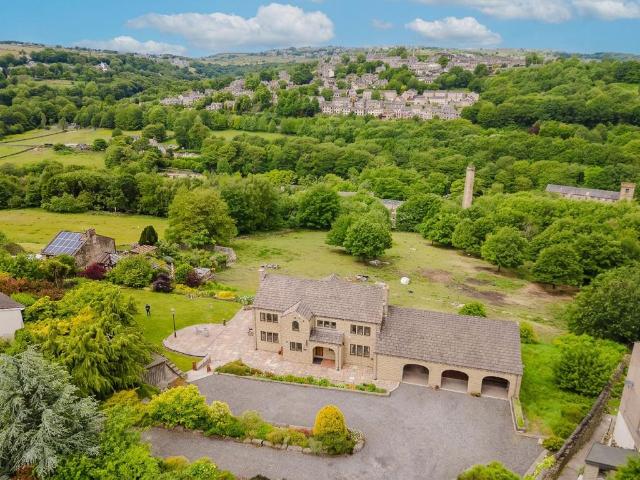 House for sale in Cowlersley, West Yorkshire