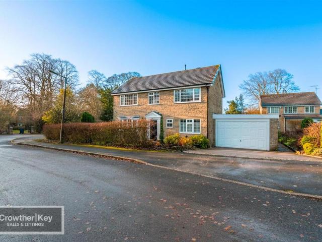 House for sale in Charlesworth, East Midlands