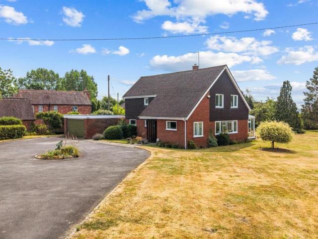 House for sale in Drakes Broughton and Wadborough, Crookhill