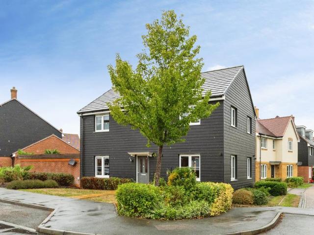 House for sale in Cheeseman's Green, Bridgefield