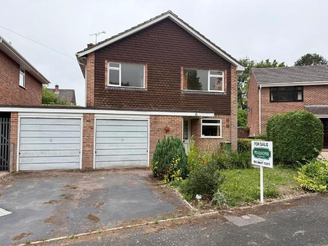 House for sale in Hedge End, Helford