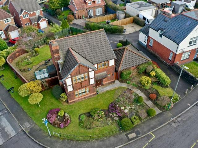 House for sale in Croespenmaen, Wales