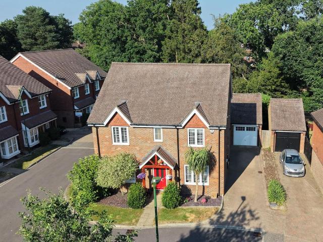House for sale in Slaugham, Perryfields