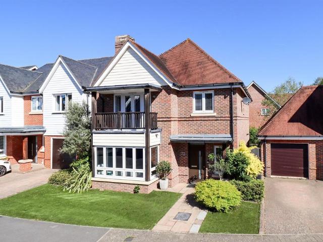 House for sale in Fleet, Hart