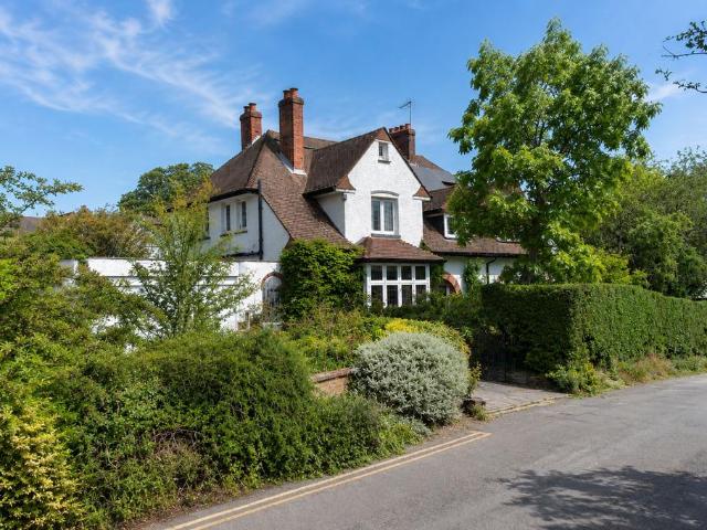 House for sale in Pachesham Park, Surrey