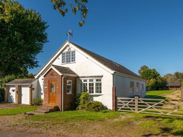 House for sale in Burstow, Hillview