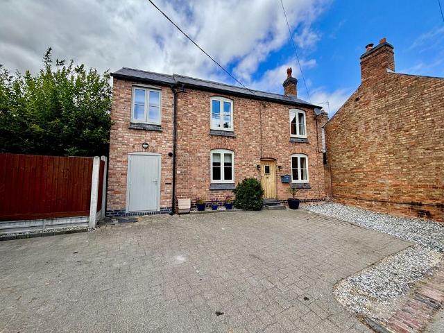 House for sale in Pinfold, Leicestershire