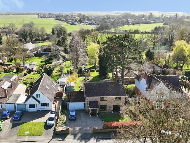 House for sale in Hackleton