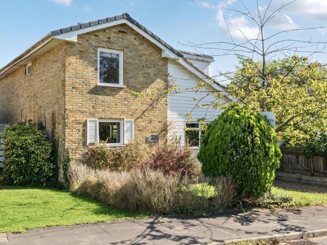 House for sale in Brambridge, Hampshire