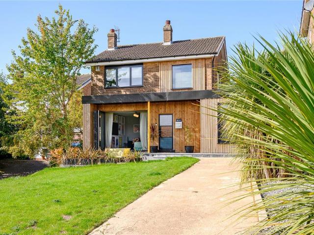 House for sale in Shadwell, Leeds