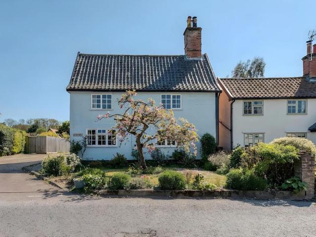House for sale in Bedingfield, Suffolk